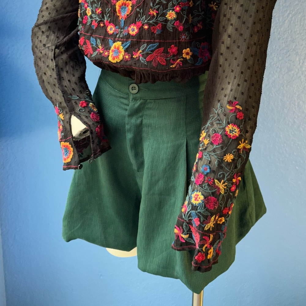ModCloth Dark green “Jane Plain” shorts, size small